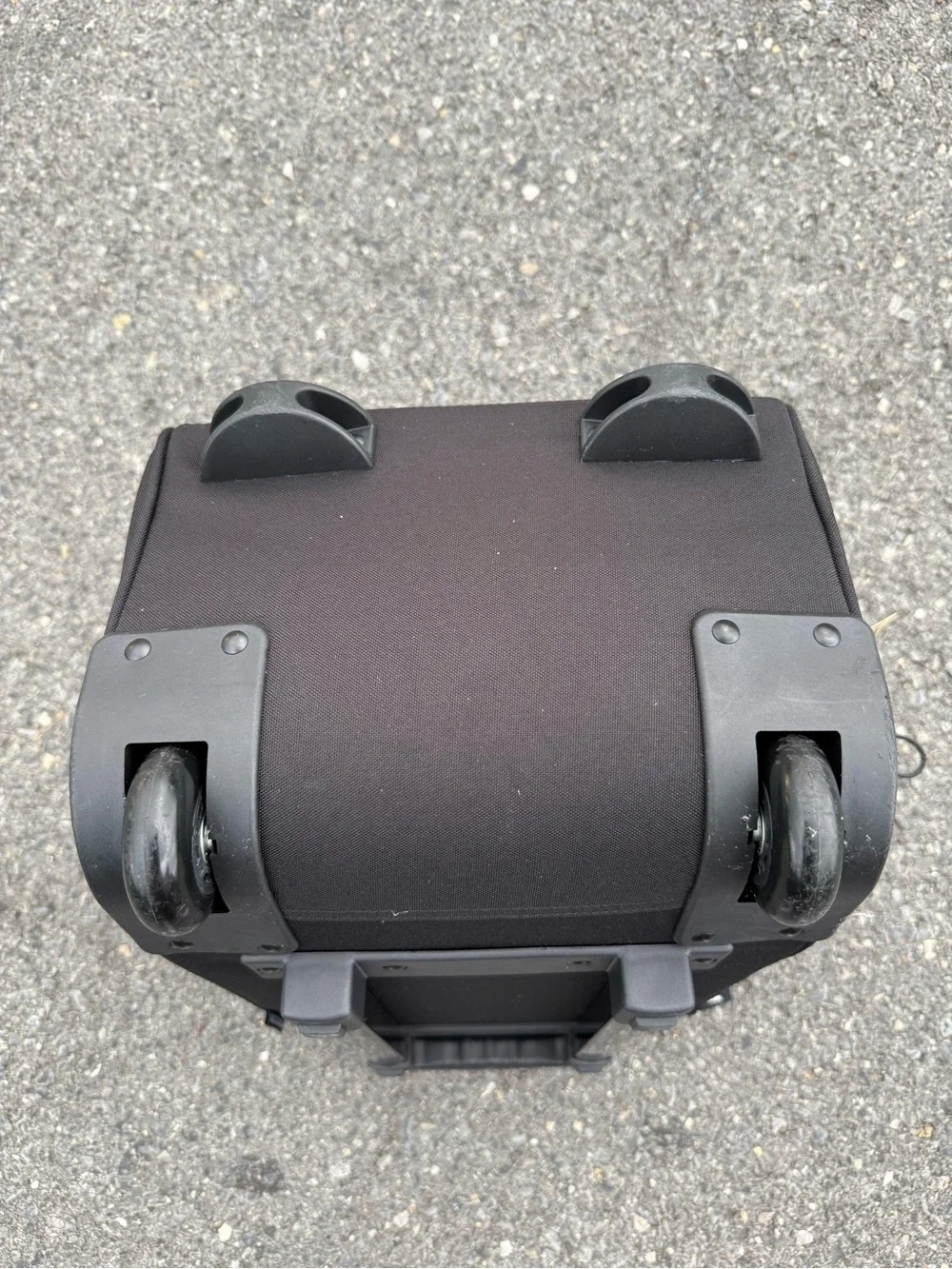 OGIO Pulley Rolling Cooler Bag 14 qt 24-Can Black Polyester 2-Wheel